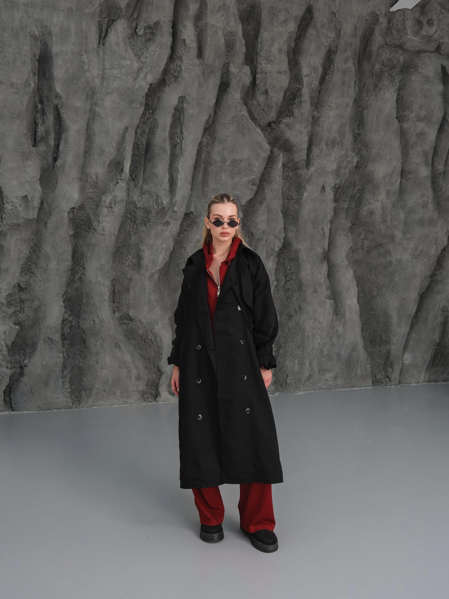 Siyah Kruvaze Yaka Astarlı Uzun Trençkot