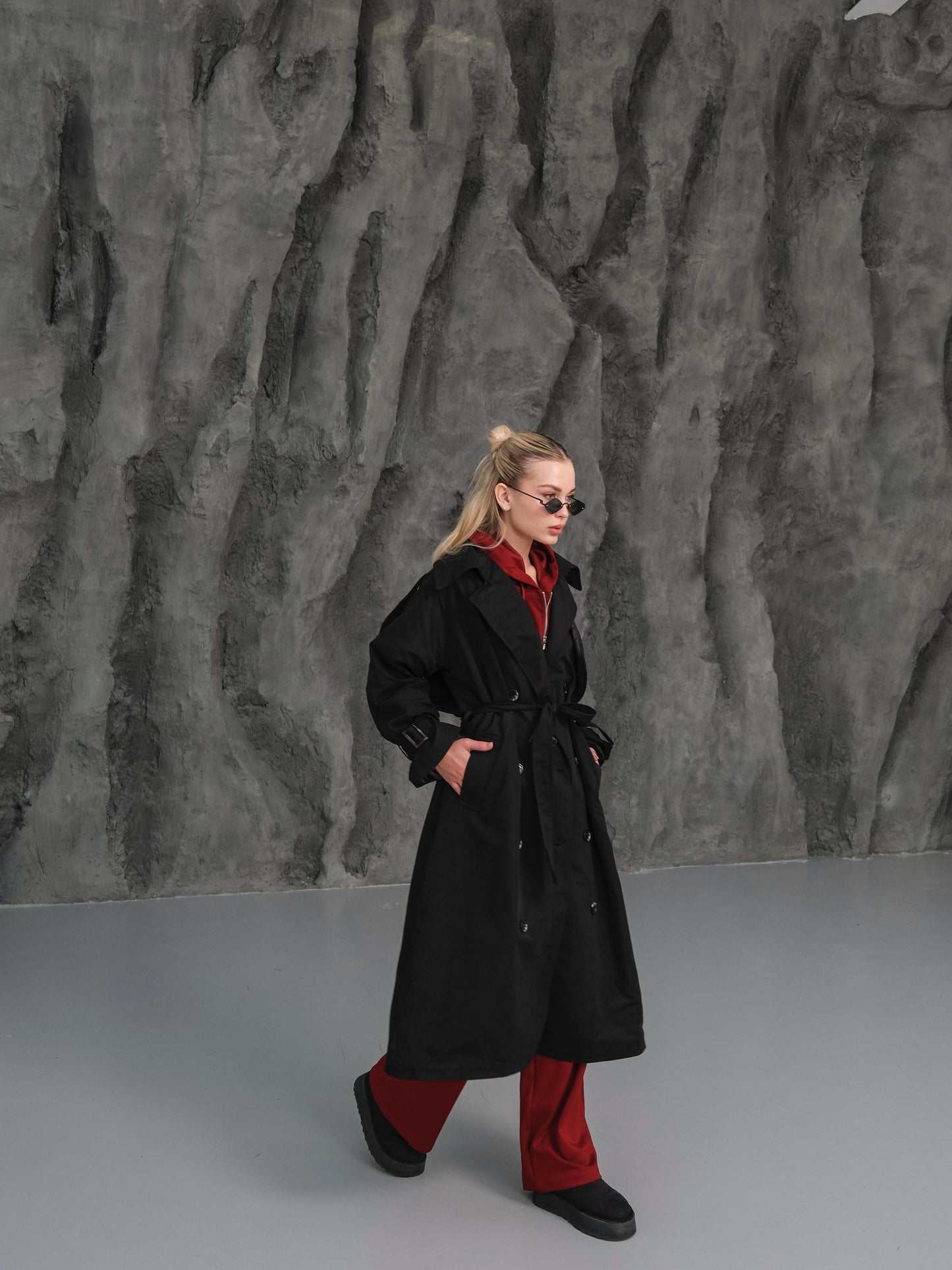 Siyah Kruvaze Yaka Astarlı Uzun Trençkot